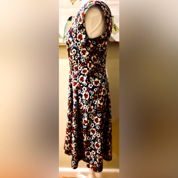 ESPRIT Floral (NO IRONING REQUIRED) Midi- Dress SIZE 8 Selling $90 (RRP $140)π - Picture 4 of 7